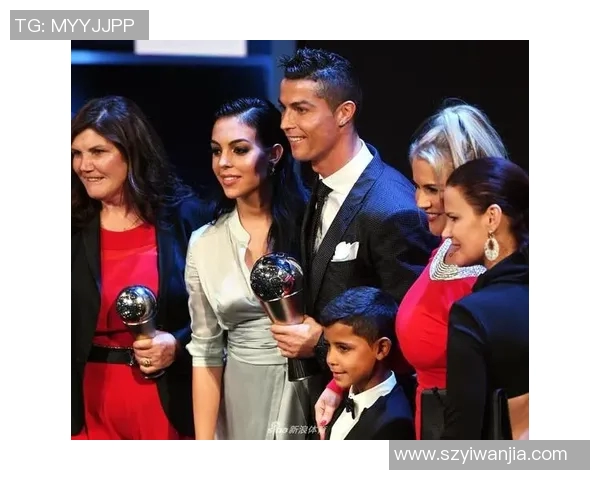 足球明星女友怀孕照曝光引热议网友纷纷送祝福与祝贺